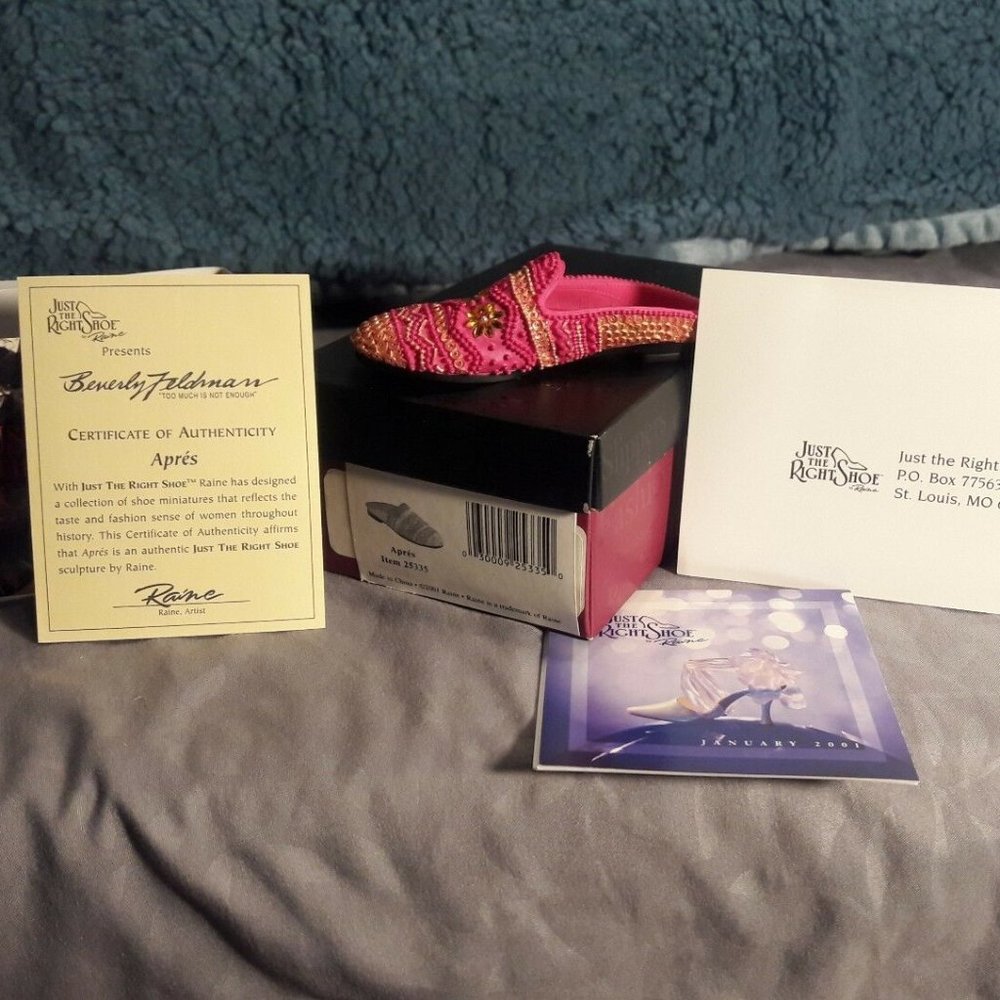 Just the Right Shoe Apres by RAINE - Willitts